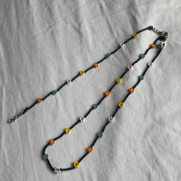 Handmade beaded necklace and bracelet - Picture 2 of 2
